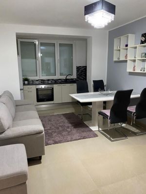 Vând apartament cu 2 camere în zona centrala - imagine 2