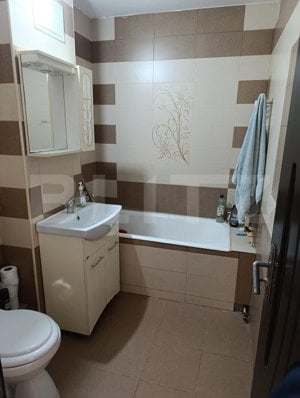  Apartament spațios de vânzare - 4 camere, 2 băi, 2 balcoane, loc de parcare  - imagine 3