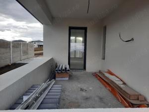 FARA COMISION in Bacu casa cu 4 camere 2 bai placa beton izolata terasa mare zidita izolata la cheie - imagine 9