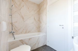 De vanzare apartament in zona de Nord - Comision 0% - imagine 17