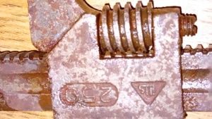 Vînd cheie reglabila veche masiva(Schimb) - imagine 3