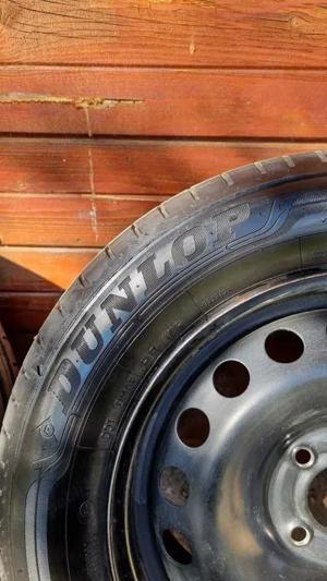 Vand anvelope in stare foarte buna, cu profil de vara Dunlop Sport BLURESPONSE 195/65R15.