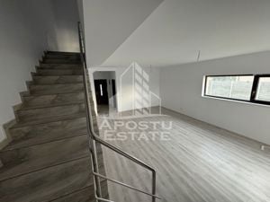 Duplex situat Central cu 4 camere si 3 bai in Mosnita Noua - imagine 3