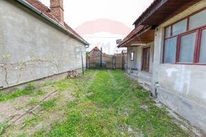 Casă individuală de vânzare cu 3 camere Budila - imagine 13