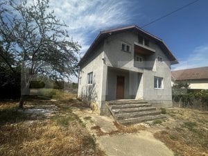 Casa P+M, 150 mp si 2600 mp teren, zona Danesti