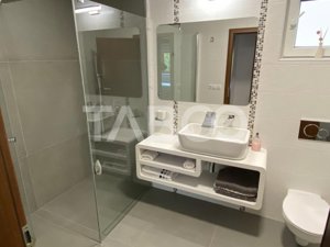 Apartament la vila in zona Calea Poplacii - teren de 150 mp liber - imagine 9