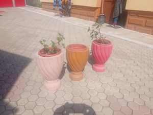 Ghivece flori din beton 