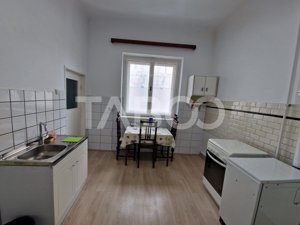 Apartament 4 camere spatiu comercial garaj si pivnita central Sibiu - imagine 6