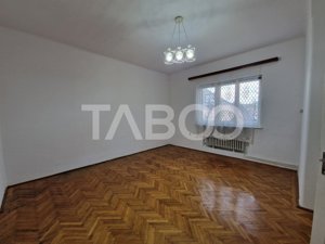 Apartament 4 camere spatiu comercial garaj si pivnita central Sibiu - imagine 14