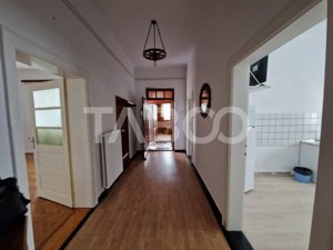 Apartament 4 camere spatiu comercial garaj si pivnita central Sibiu - imagine 13