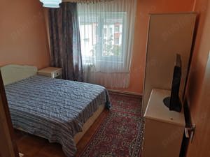 Vand apartament 3 camere Str.Crisan - imagine 5