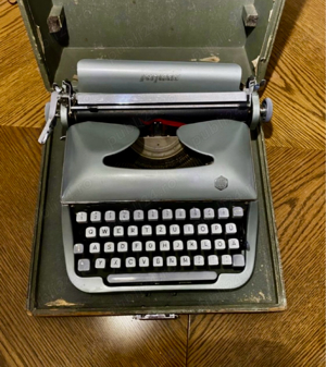 Masina de scris vintage 