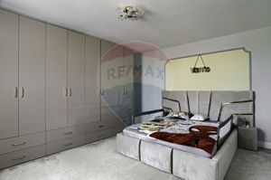 Vilă cu 9 camere de vânzare în zona Parneava +1148mp teren - imagine 13