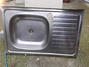 chiuveta de tabla cu sifon si furtun evacuare