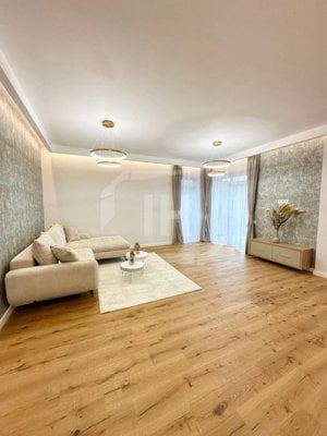 Penthouse 3 camere 90 mp utili, terase 30 mp,  panorama