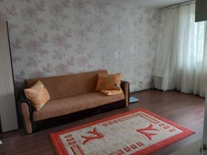 Apartament spațios 4 camere decomandate, cu 2 bai, de vânzare Darste Brașov. 