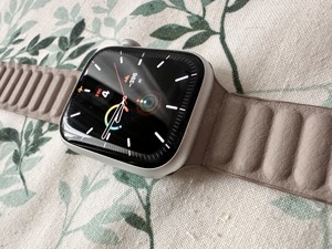 Apple watch 8 cellular silver - imagine 3