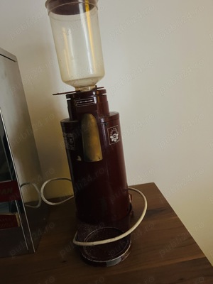 Vând mașină măcinat cafea, inclusiv suport expoziție inox cafea. - imagine 2