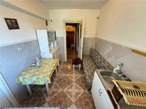 Apartament 3 camere, 1 boxa, zona Centrala , etaj 4 - imagine 2