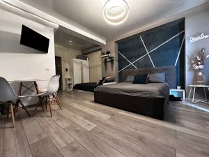 Inchiriez Studio Mamaia Nord 340 euro luna Neg - imagine 4