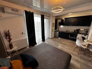 Inchiriez Studio Mamaia Nord 340 euro luna Neg - imagine 9