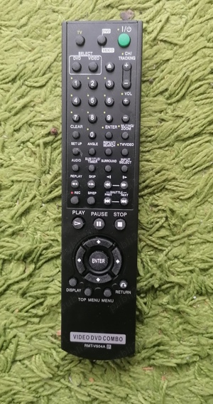 Telecomandă Sony RMT-V504A Video DVD Combo Player