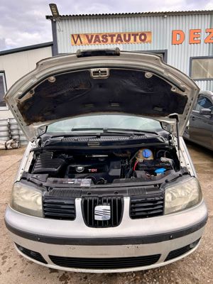 Dezmembram Seat Alhambra 1.9 tdi  cod motor AUY 115cp an 2000-2010 - imagine 3