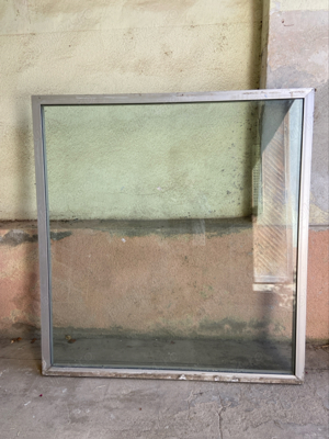 Vand la Resita, geam fix, din duraluminiu. - imagine 2