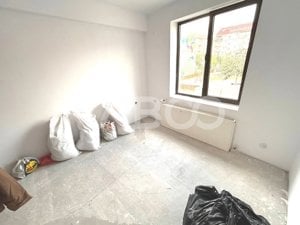 Spatiu comercial de inchiriat 15 camere 9 bai 400 mpu in Strand Sibiu - imagine 7