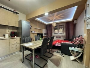 Casa la curte comuna, 53 mp, 3 camere, zona Piata Maria-Timisoara