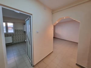 Zona Ștefan cel Mare- 3 camere dec- două băi- două balcoane  - imagine 2