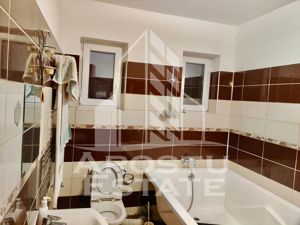 Apartament spatios cu 4 camere in zona Sagului - imagine 9