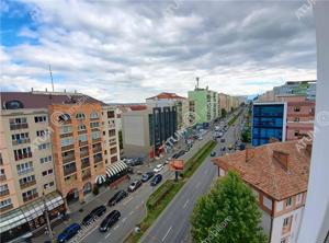 Apartament cu 4 camere 2 bai si 2 terase pe Calea Dumbravii Sibiu