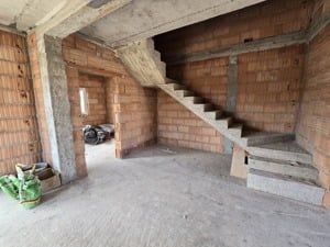 Vând 1 2 Duplex - 4 camere -165.000E colțul 170.000E partea dreaptă - Comision 0%-panouri solare - imagine 14