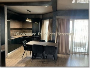 Apartament de vanzare cu 3 camere decomandat zona Mamaia  - imagine 12