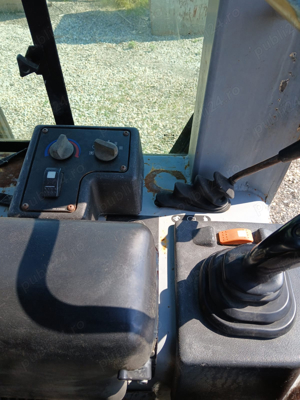 Buldozer Caterpillar CAT D4G XL an 2007 ore 6900 - imagine 9