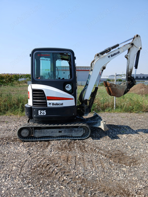 Miniexcavator Bobcat E25 an 2013 ore 4300 - imagine 2