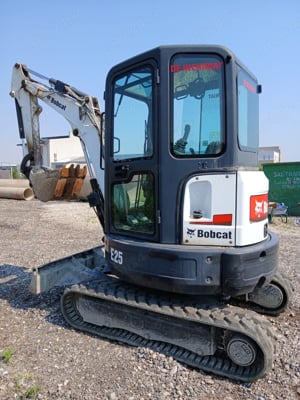 Miniexcavator Bobcat E25 an 2013 ore 4300