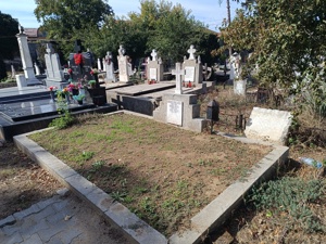 3 locuri de veci, cimitirul evanghelist, Craiova - imagine 2