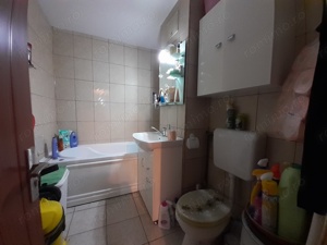 Apartament 3 camere, decomandat, centrala proprie. - imagine 13