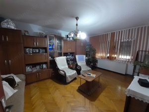 Apartament 3 camere, decomandat, centrala proprie. - imagine 2