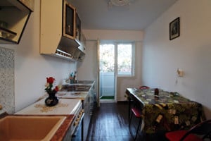 EFORIE NORD- apartament cu 4 camere la etajul 1, cu 2 gr sanitare, 2 balcoane - imagine 2