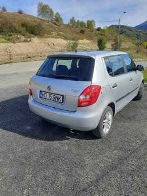 Skoda Fabia 1.2 HTP 2009 - imagine 4