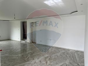 Casă / Vilă cu 5 camere de vânzare în zona Central - imagine 8