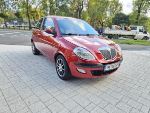 Lancia ypsilon 