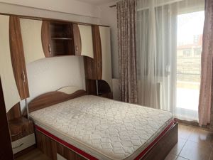 Închiriez apartament cu 3 camere - imagine 8