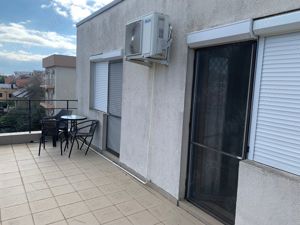 Închiriez apartament cu 3 camere - imagine 3