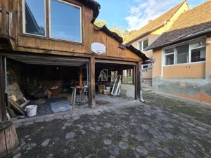 Casa cu o suprafata totala de 1727 Mp, zona Ilarie Chendi, Sighisoara - imagine 18