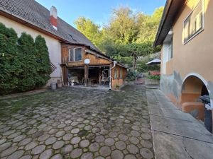 Casa cu o suprafata totala de 1727 Mp, zona Ilarie Chendi, Sighisoara - imagine 17