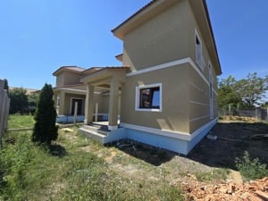 Casa cu garaj, lângă Carrefour, la asfalt - 5 camere, 3 băi - 220.000E - imagine 5